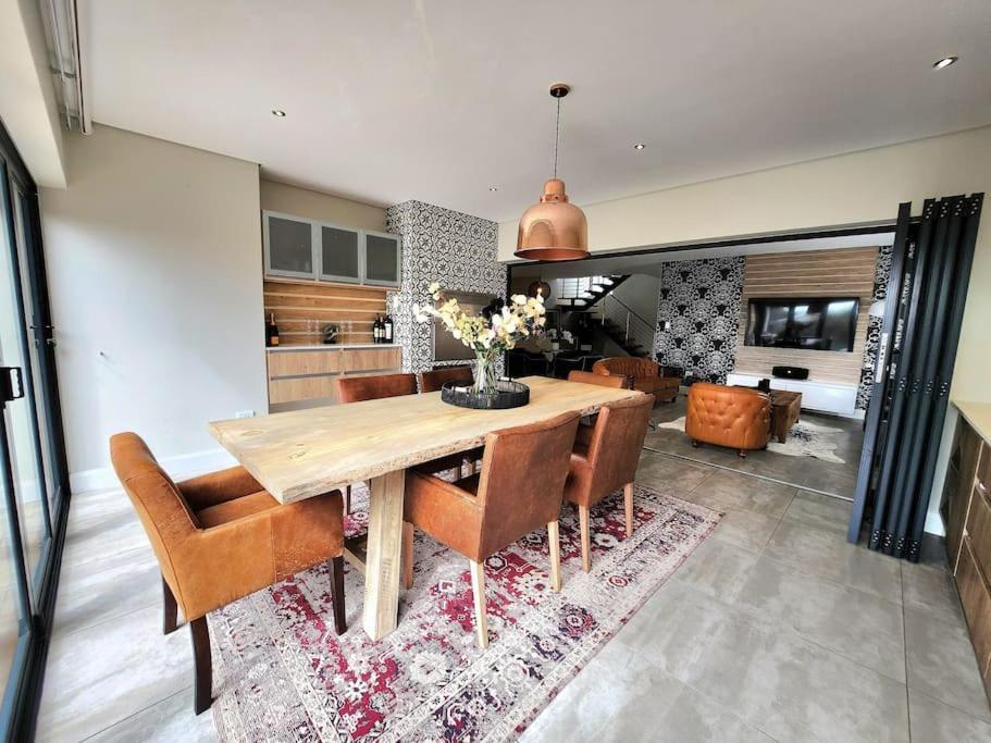 3 On Keswick * Port Elizabeth